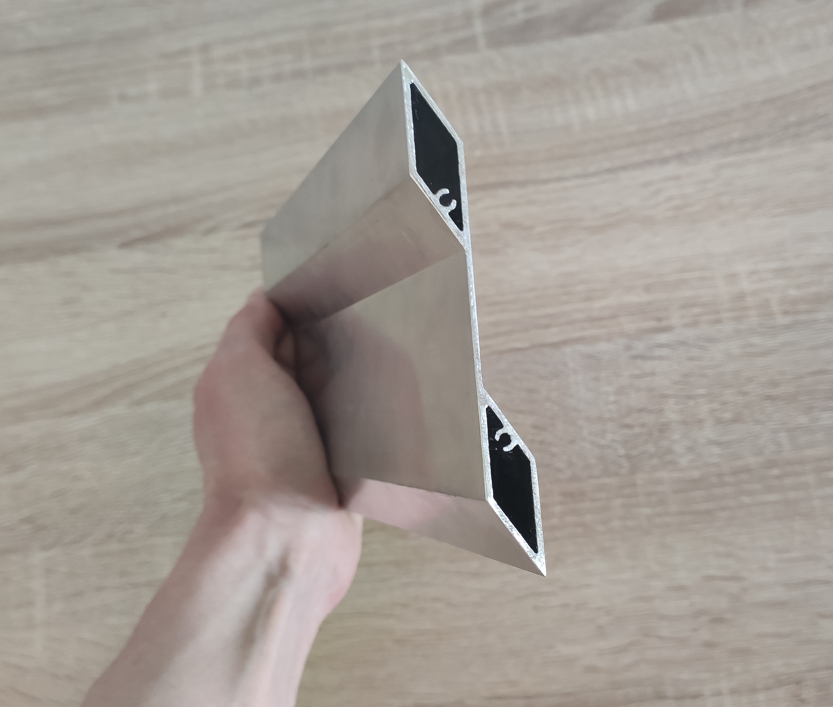 Lama de aluminio con forma de persiana