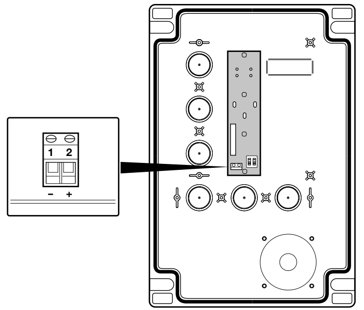 DPRO924: LIGHT 1 (−), 2 (+) en la placa de botones de la tapa