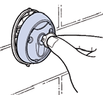 Gire la llave del interruptor de llave del accionamiento y extraiga la parte delantera Gire la llave del interruptor de llave del accionamiento y extraiga la parte delantera