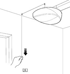 10. Si es necesario, desplace el cable de desbloqueo del motor hasta un lugar adecuado del garaje. Para ello, puede utilizar, por ejemplo, tornillos con argolla. 10. Si es necesario, desplace el cable de desbloqueo del motor hasta un lugar adecuado del garaje. Para ello, puede utilizar, por ejemplo, tornillos con argolla.