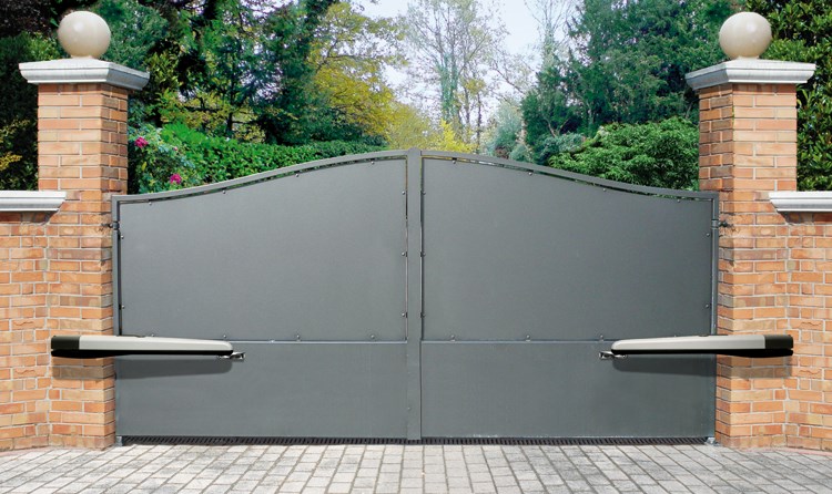 Puerta de dos hojas con dos motores NICE Toona Puerta de dos hojas con dos motores NICE Toona
