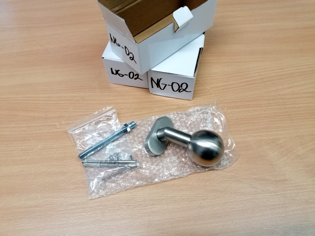 Pomo curvado para manilla de acero inoxidable cepillado Pomo curvado para manilla de acero inoxidable cepillado